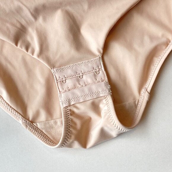 NWT WACOAL Red Carpet Strapless Shaping Bodybriefer 38D Sand 801219 - Picture 4 of 14